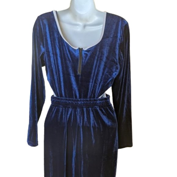 --- Blue and White Stretch Velour Jumpsuit Fist Size Small - Picture 5 of 6